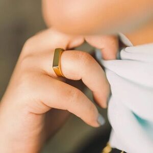 18k Gold Nominal Essential Bar Ring